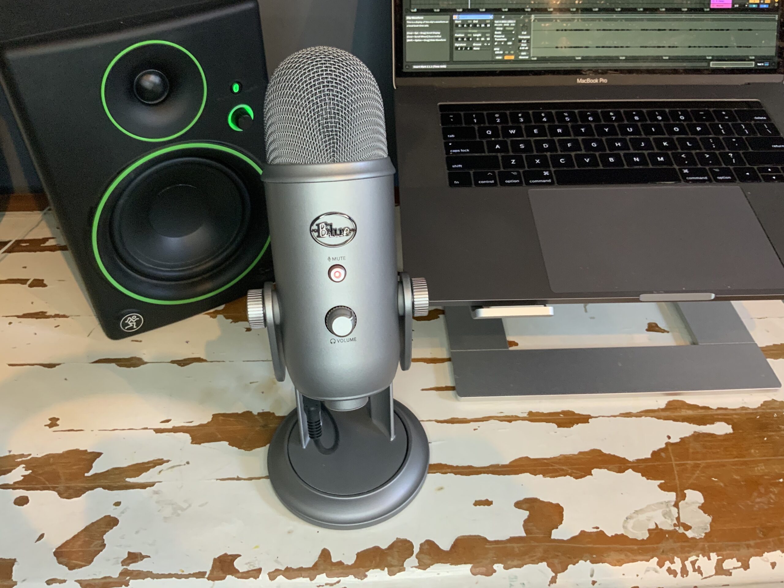 Blue Yeti USB Microphone for PC & Mac, Gaming, Podcast and