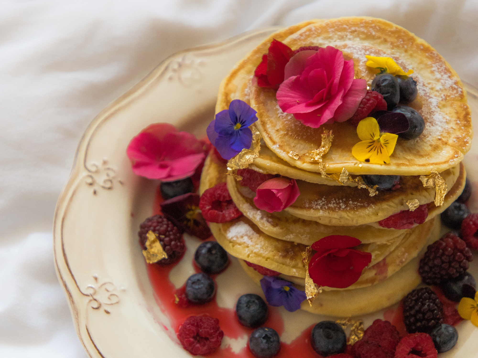 How to Use Edible Flowers For the Most Instagram-Worthy Plates