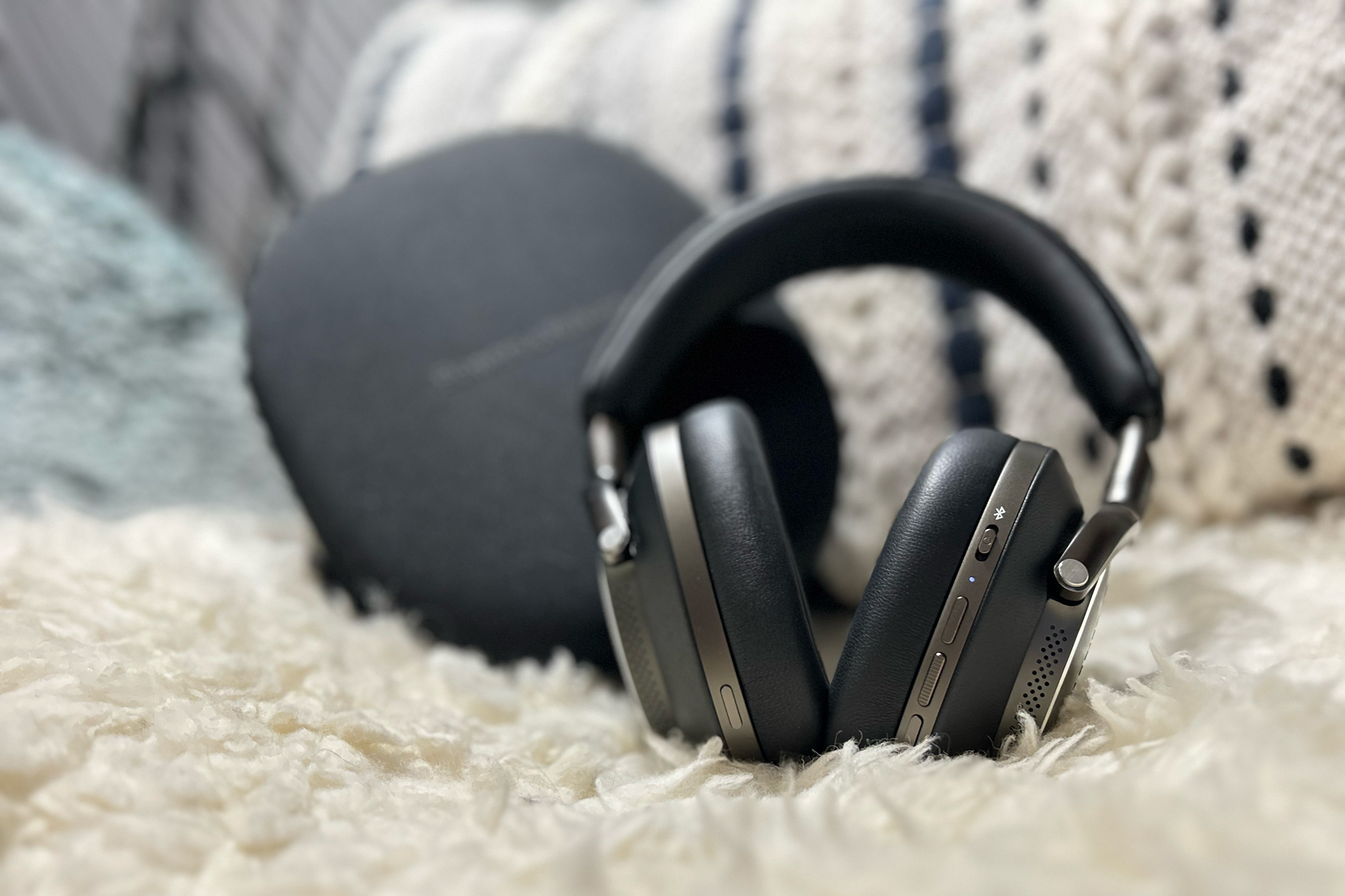 Bowers & Wilkins Px8 Wireless Review 