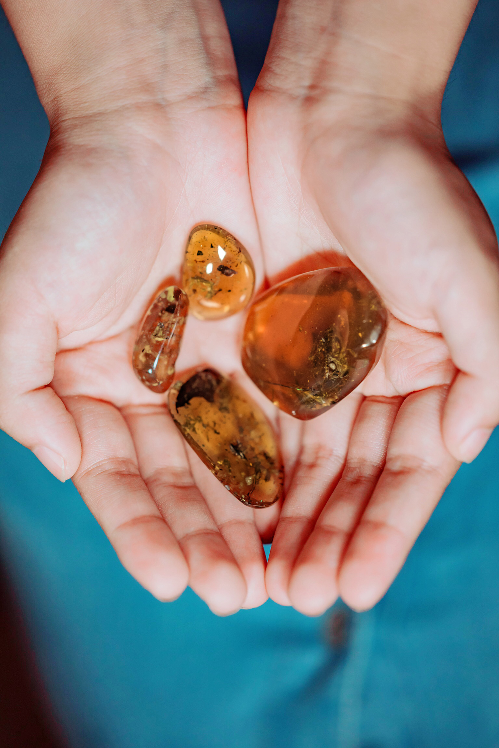 amber in hand