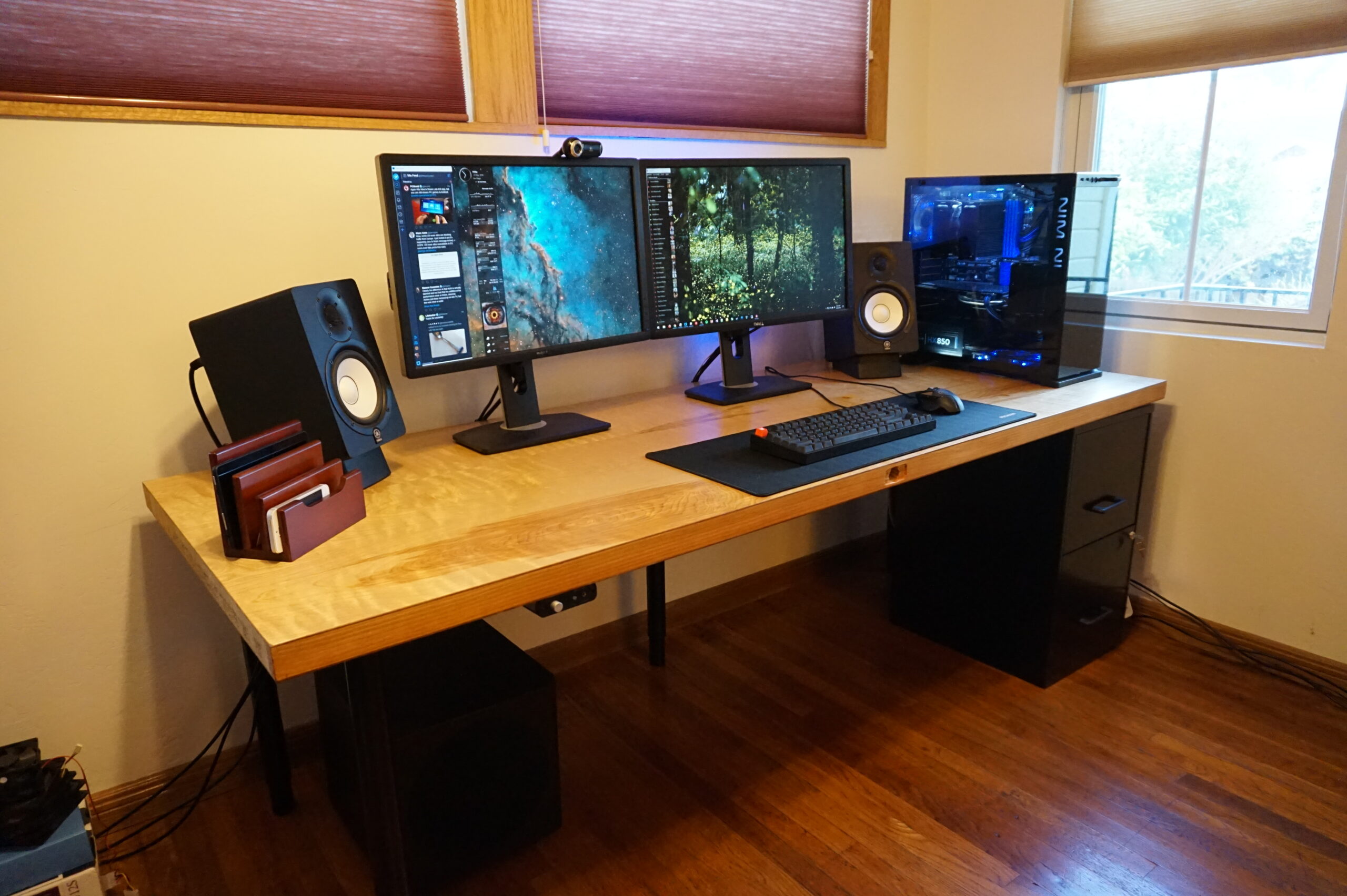 diy-to-the-max-custom-desk-and-monitor-speaker-stand-bureau-d