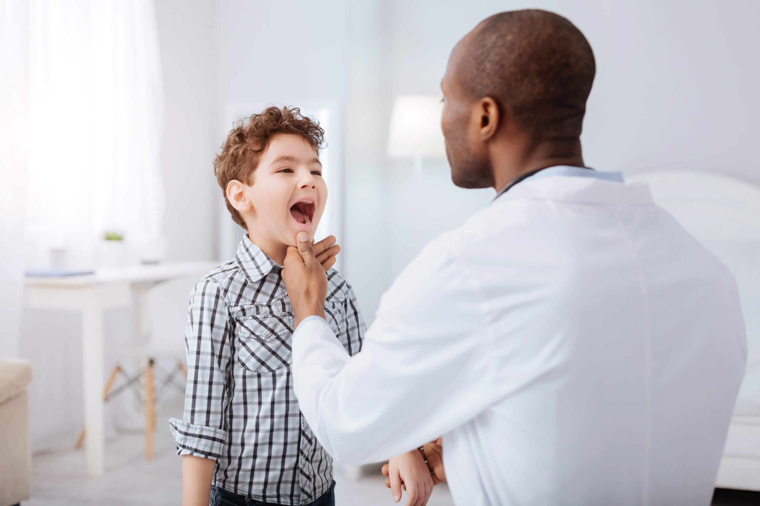 strep throat test doctor