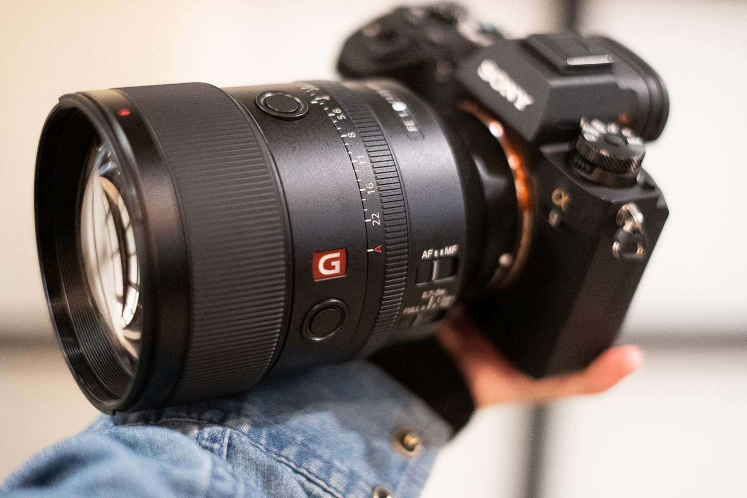 Sony FE 135mm F1.8 GM lens