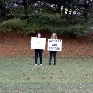 How to make the best protest sign