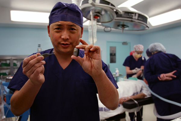 Cyborg Update: Bone-Anchored Hearing Aids Add iPod Input To Your Skull