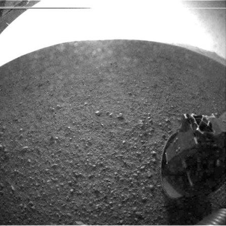 Mars Rover Curiosity Sends First High-Resolution Photo