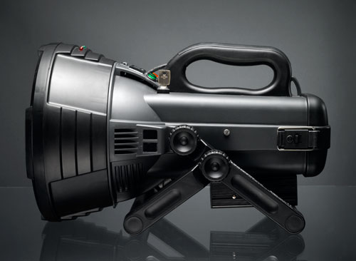 The side view of Ralf Ottow's Maxablaster, a huge black flashlight.