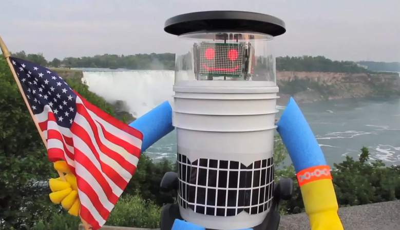 There’s A Robot Hitchhiking Across The United States