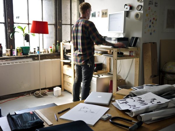 Standing desk