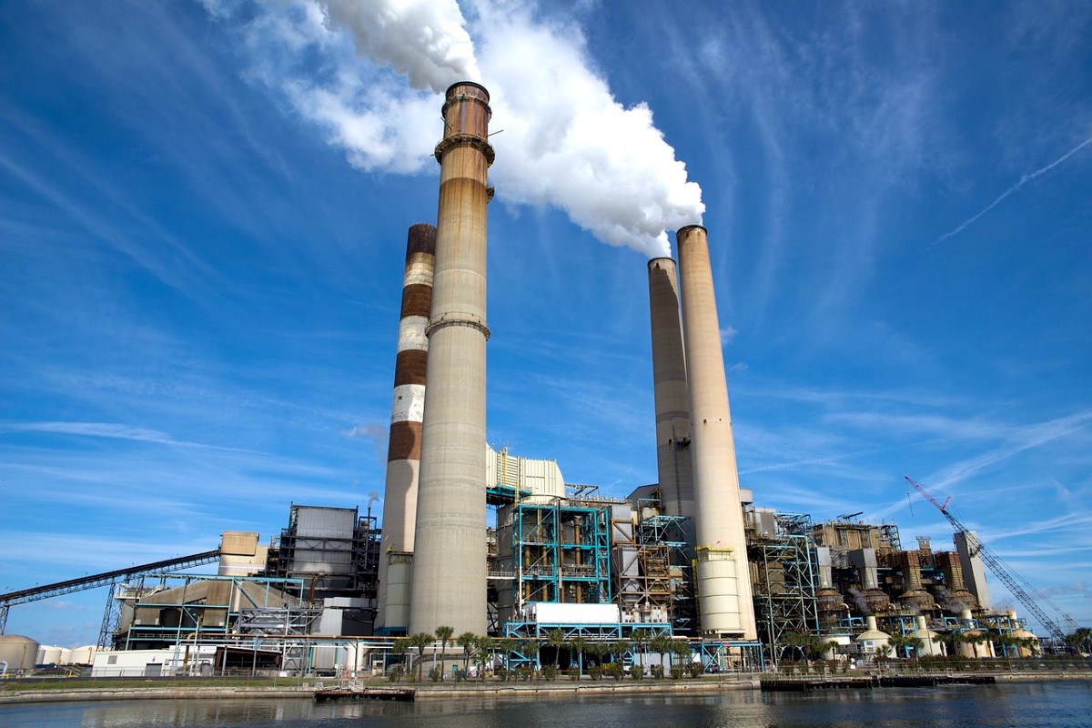 A coal-fired power plant.