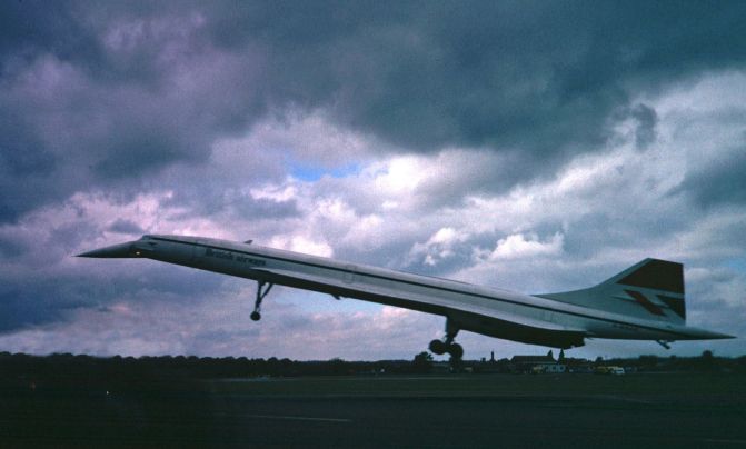 Behind the supersonic rise and fall of the Concorde, 15 years after its ...