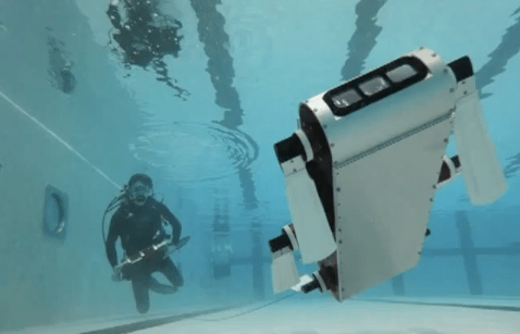 Video: Underwater Bots Controlled by Underwater Tablets Show Off their Swimming Skills