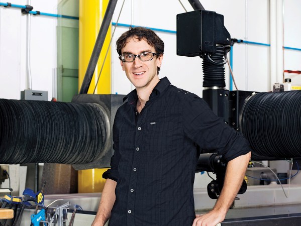 Pablos Holman Wants You To Break Your Gadgets