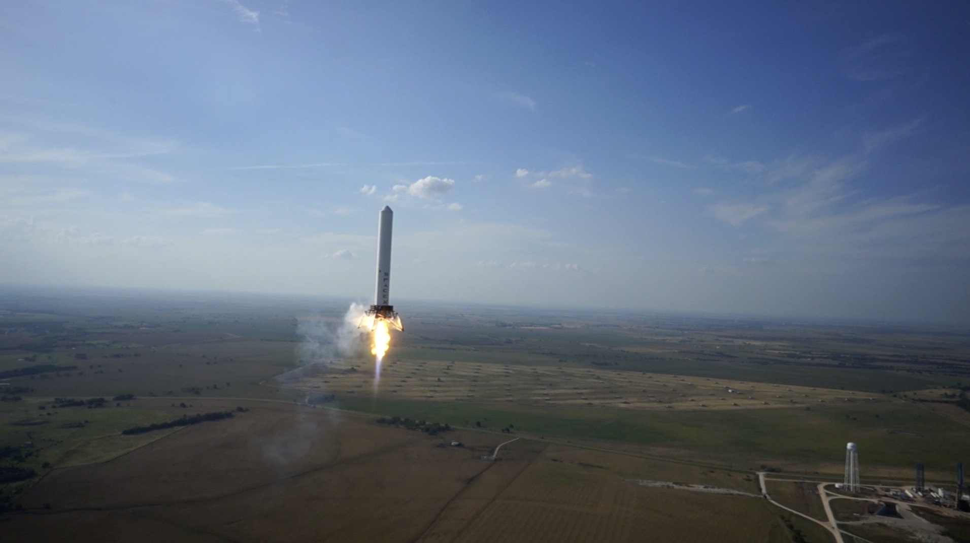 SpaceX Grasshopper in the air