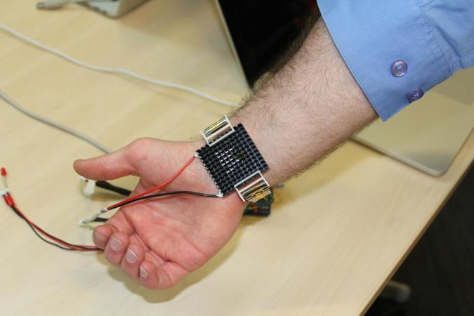 Thermal Wristband Keeps Your Body At The Perfect Temperature