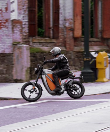 Test Drive: Brammo Enertia All-Electric Motorcycle, Coming to a Best Buy Near You