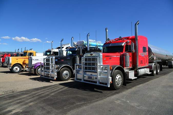 ‘Glider trucks’ are pollution machines, but they might roll past EPA regulations