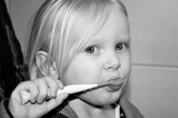 The most efficient way to brush and floss