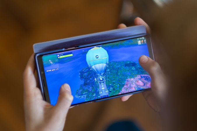 The Samsung Galaxy Note 9 is a great gaming phone that won’t make you better at Fortnite