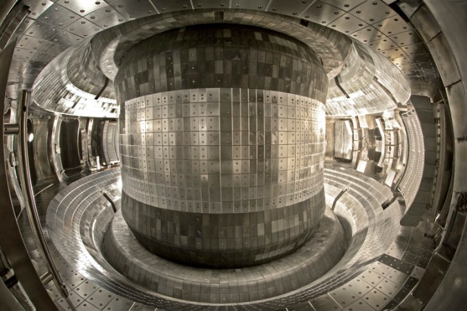 China’s Experimental Fusion Reactor Hits Major Milestone