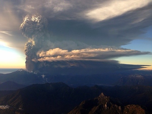 Chile’s Calbuco Volcano Erupts Spectacularly