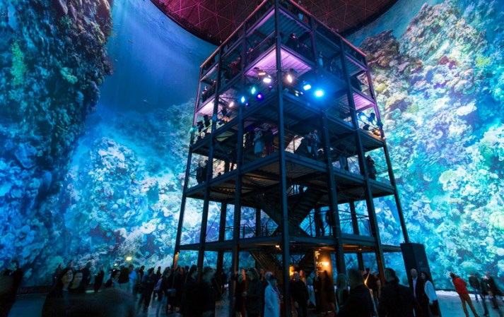 Explore The Great Barrier Reef Inside A Giant Gas Tank