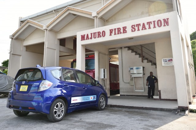 Honda Tests Solar-Powered Electric-Car Charging In Remote Marshall Islands