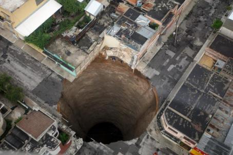 Terrifying Sinkhole Opens in Guatemala, Swallows Three-Story Building