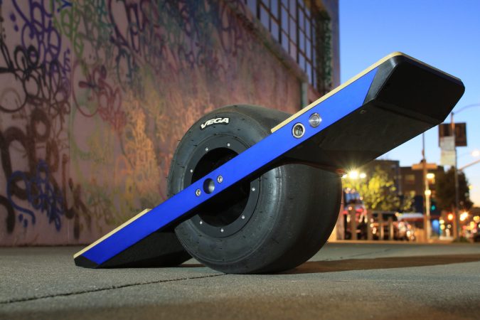 CES 2014: The First Self-Balancing Electric Skateboard