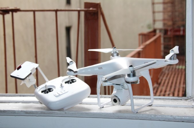 Reviewed: DJI Phantom 2 Vision Personal Drone