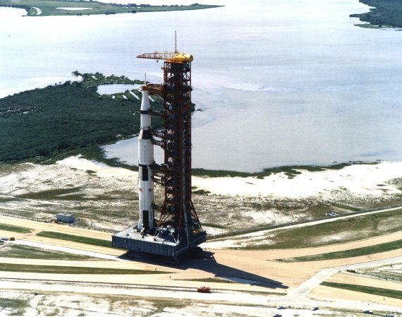 Why was the Saturn V Black and White?