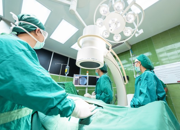 operating room with doctors