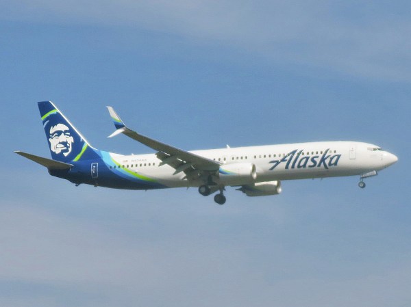 Alaska Airlines Boeing 737