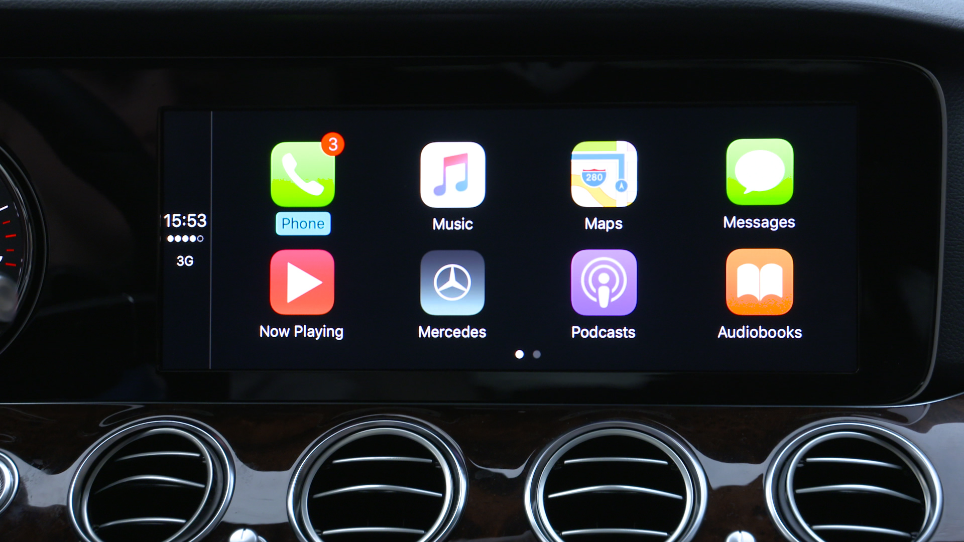 Apple CarPlay dashboard