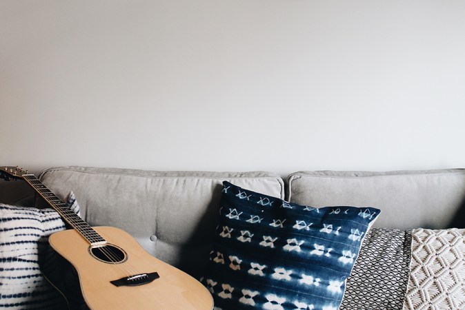 Simple solutions to soundproof your apartment