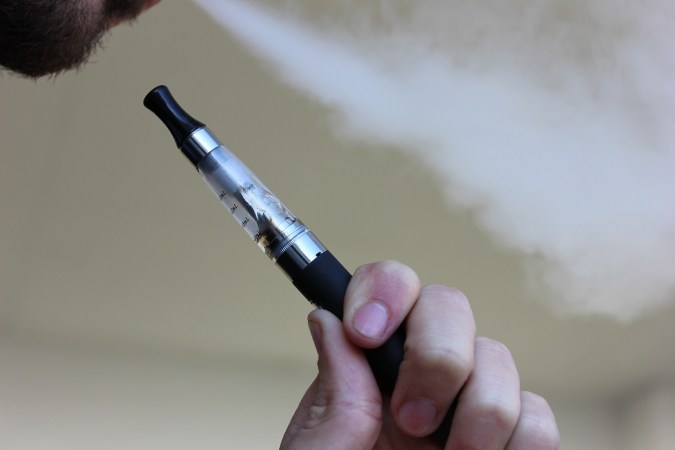 With three dead and hundreds sick, the CDC just issued a warning against all vaping