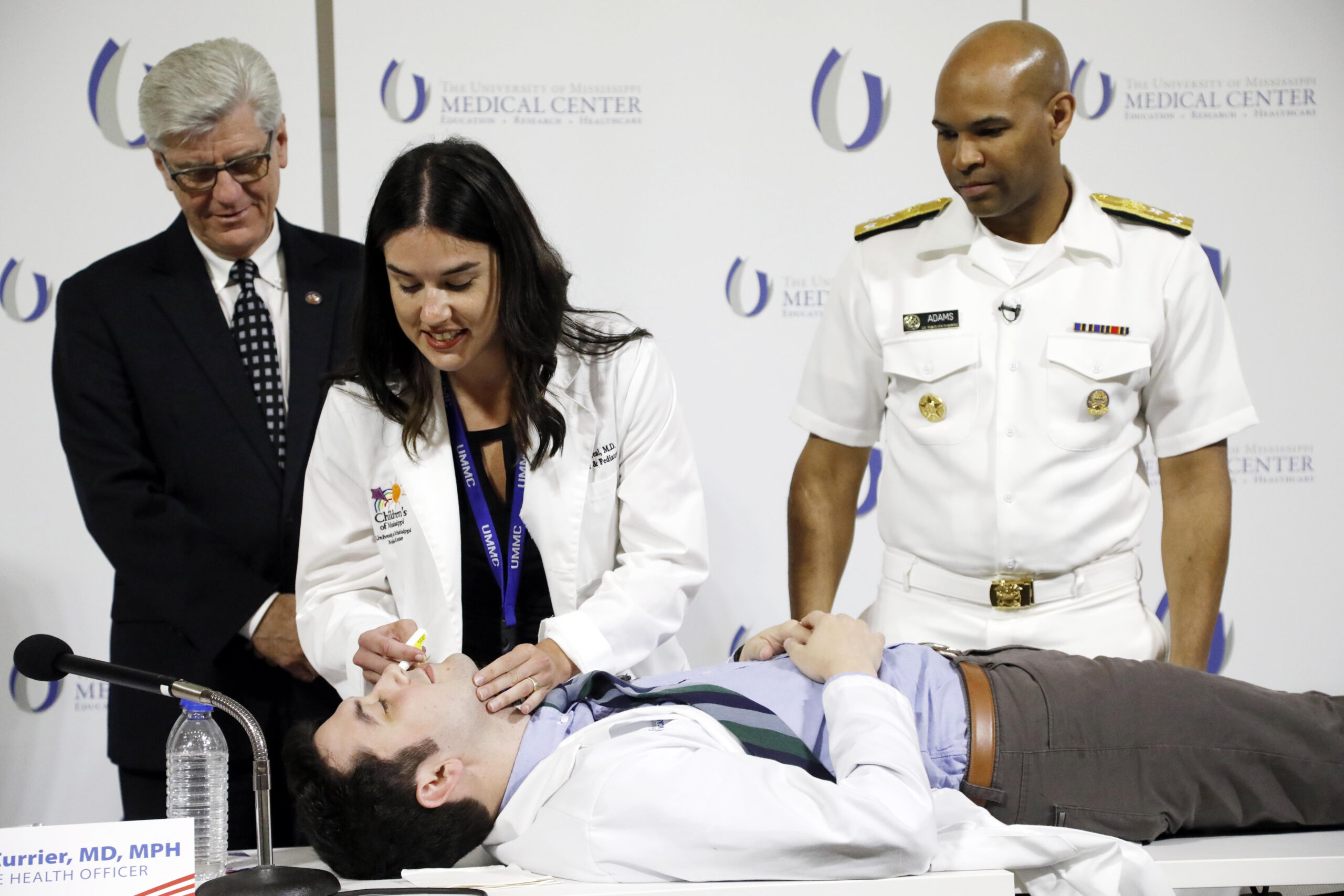 The surgeon general directing use of naloxone