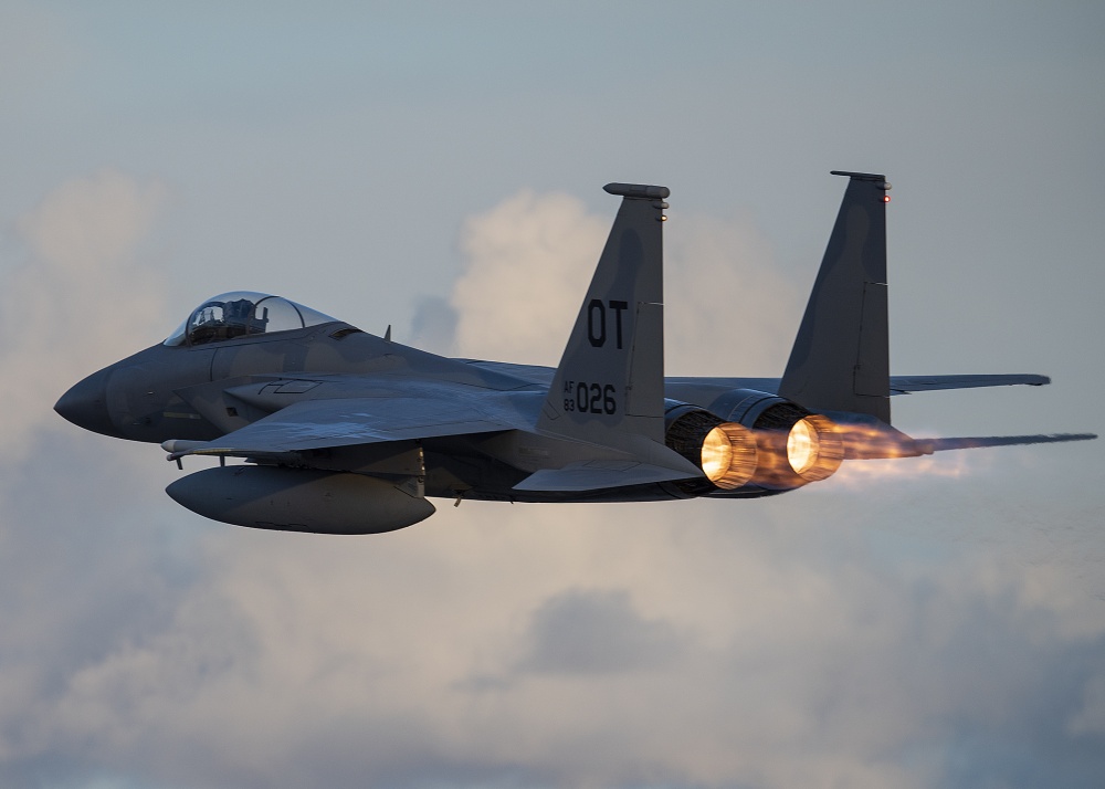 A pilot passed out while flying an F-15 over Oregon. Here's what happened  next.