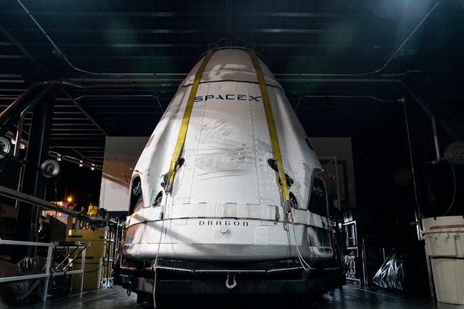 spacex crew dragon capsule