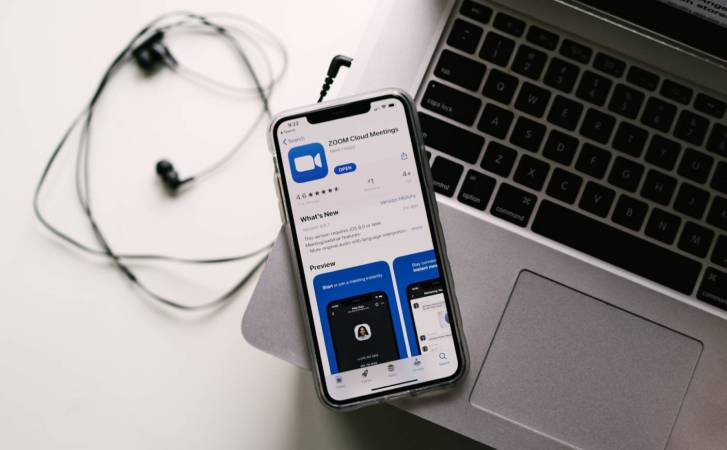 Zoom app on mobile