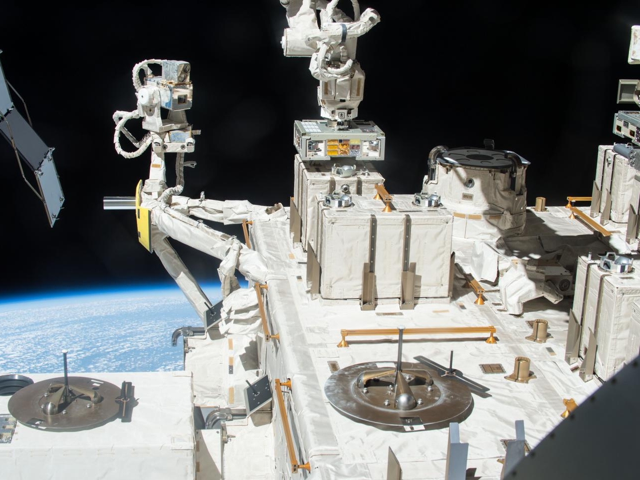 The bacterial exposure experiment took place from 2015 to 2018 using the Exposed Facility located on the exterior of Kibo, the Japanese Experimental Module of the International Space Station.