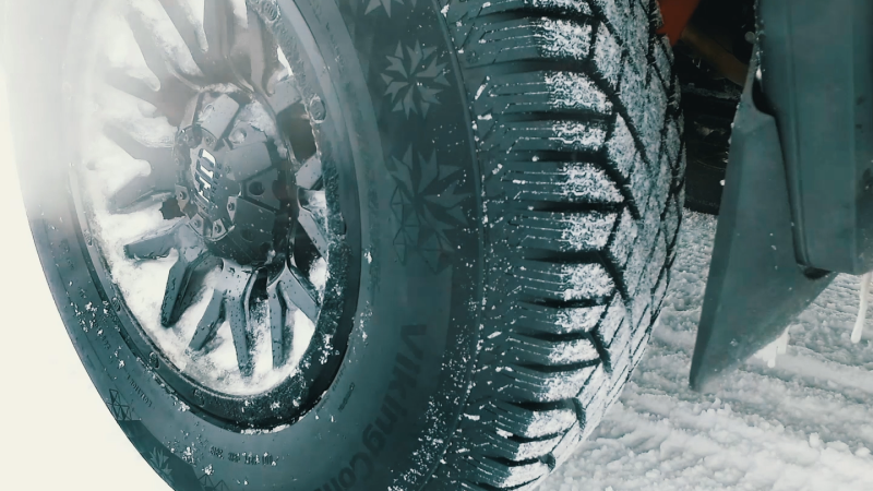Continental VikingContact 7 winter tire in snow.