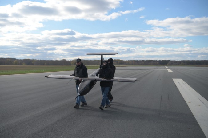 Watch the Navy’s new drone fly using just sunlight and hydrogen