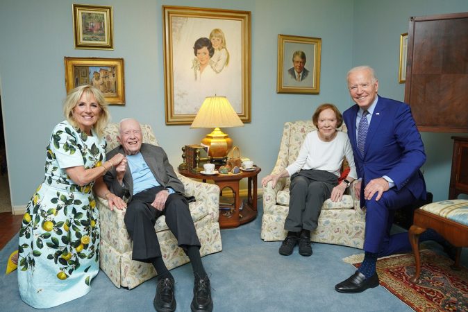 Photo in which the Bidens look huge