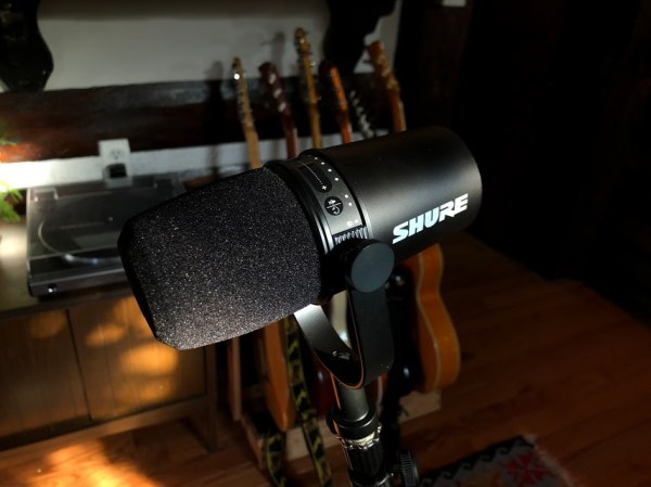  Shure MV7 microphone
