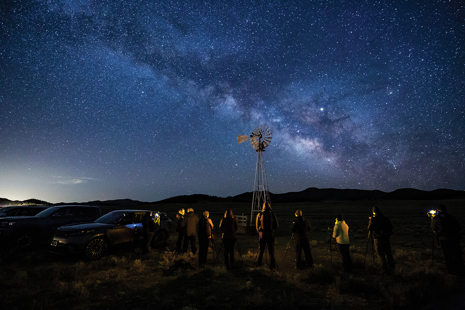 row-of-astrophotographers