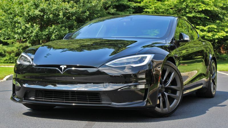 A peek from behind the ‘wheel’ of Tesla’s new Model S Plaid