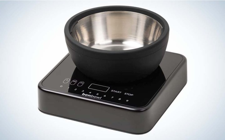  Bonbowl Cookware is one of the best gifts for people who live in small apartments.