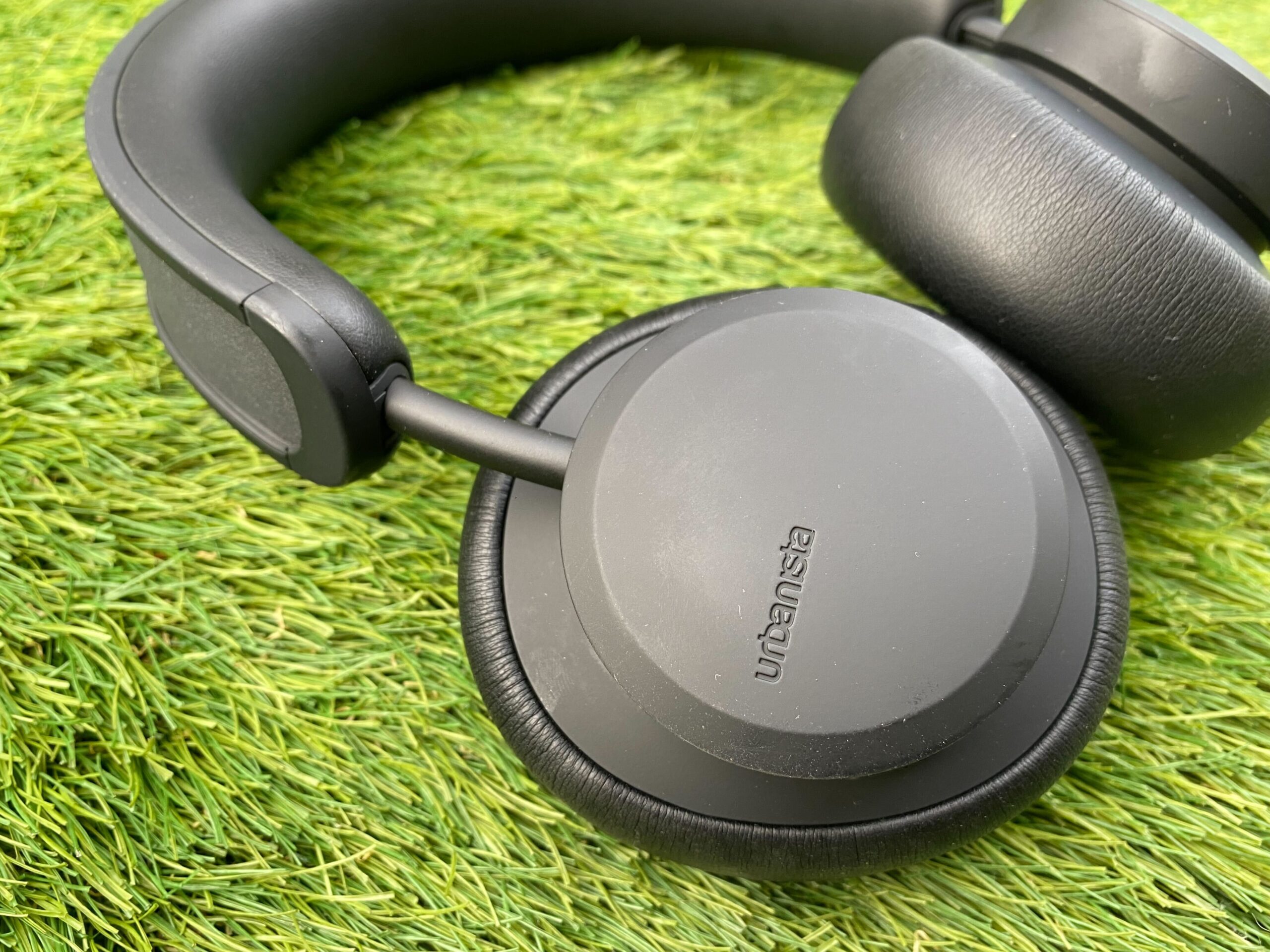 Urbanista earcup closeup on astroturf