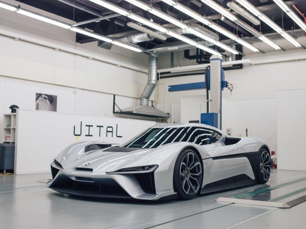 Inside the lab that’s 3D-printing sleek car concepts for McLaren, Rolls-Royce, and more